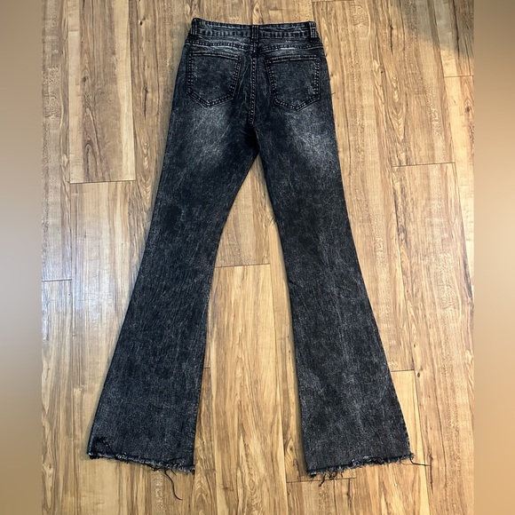 Distressed flare leg jeans - Picture 3 of 5
